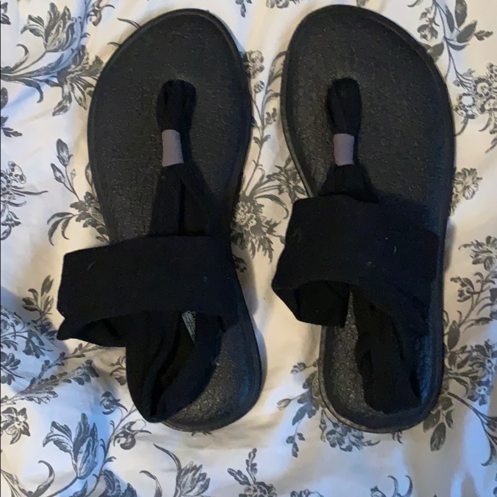 Sanuk black sandals